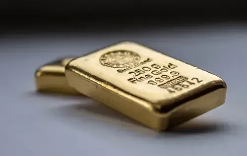 ING Cuts Gold and Silver Forecasts as Rising Yields and Stronger Dollar Weigh on Prices
