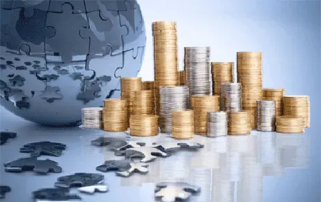 Silver drops 4.6% as yields rise, gold holds above $4,650