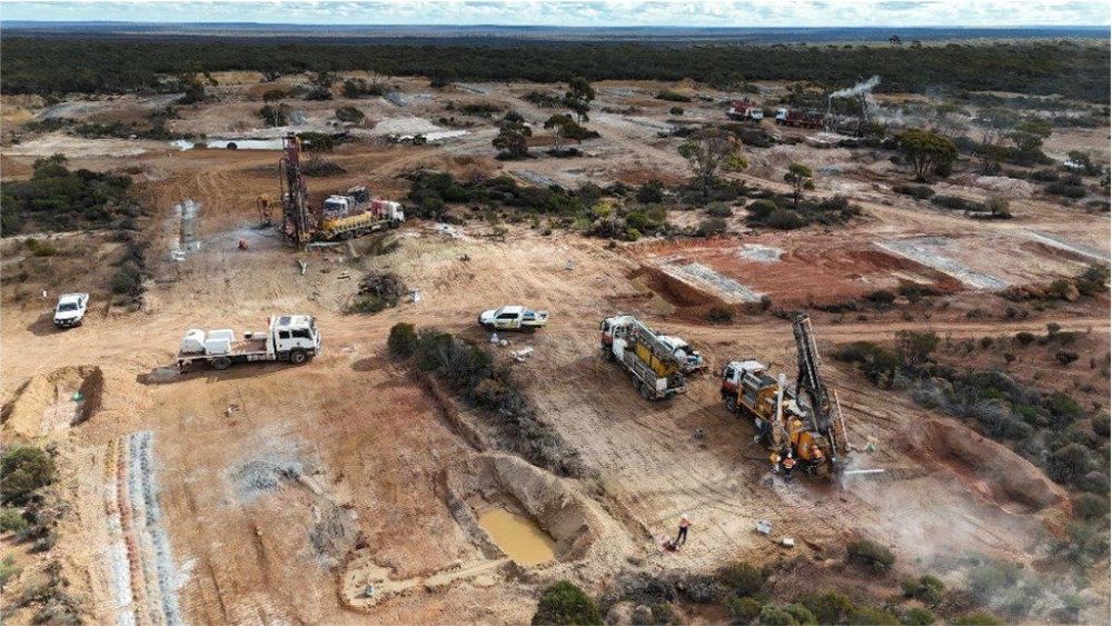 BMI lists screening of foreign investment, high labour costs, wildfires as Australian mining's main risks