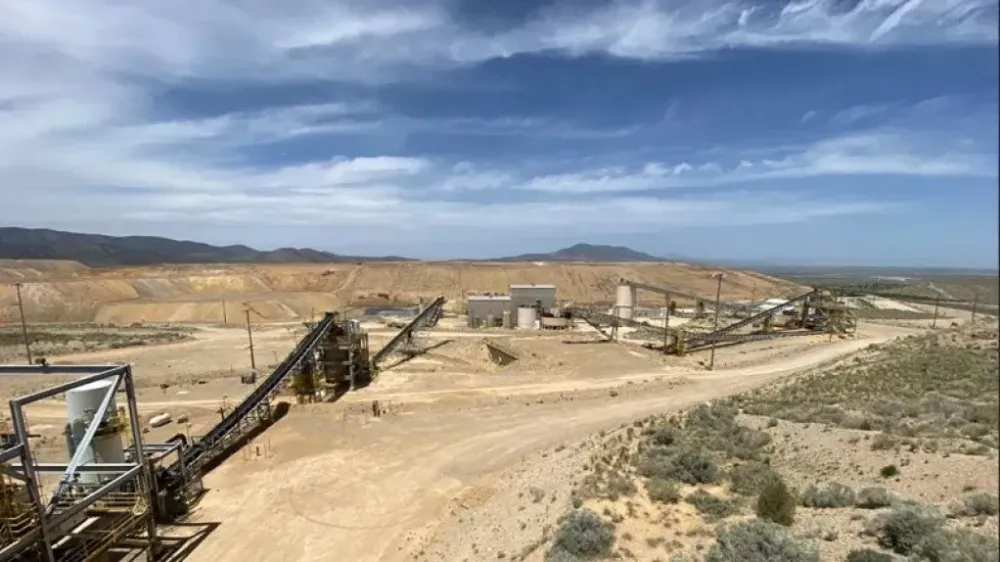 Elemental adds two top-ten royalty assets to portfolio, transfers early-stage projects to Carlin East