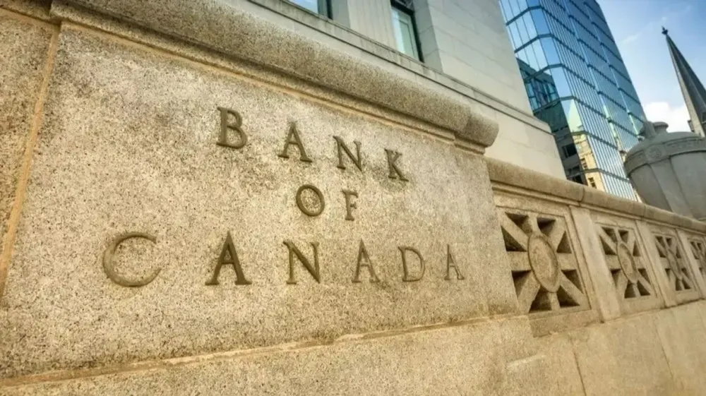 Gold holding steady as Bank of Canada leaves rates unchanged