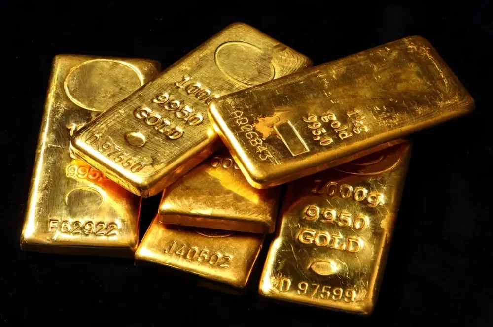Gold prices surging higher to test resistance at $4,100 following sharp drop in U.S. inflation