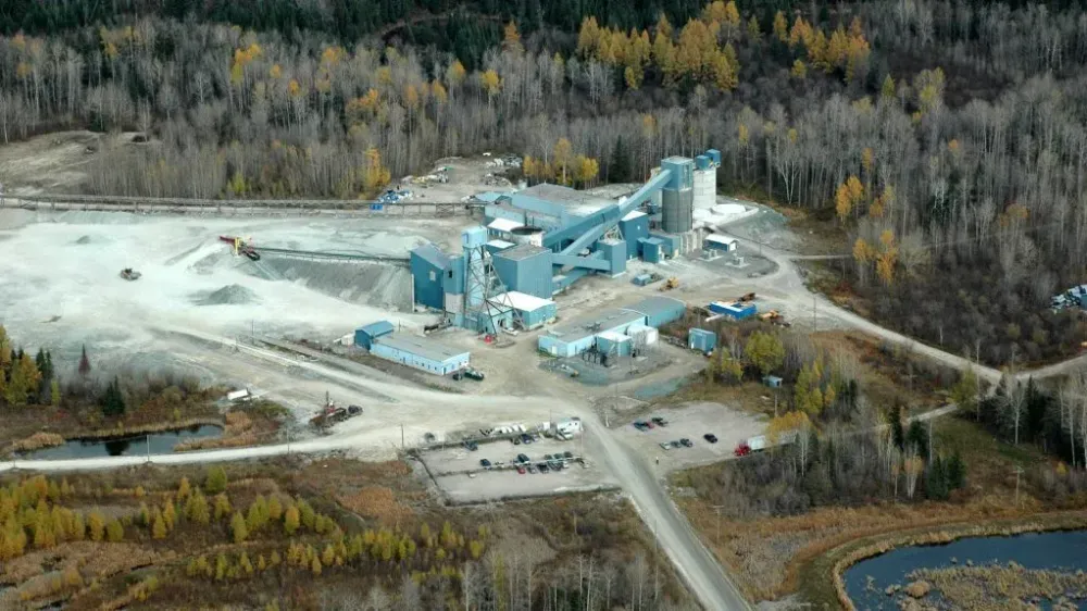 McEwen increases full-year output guidance for Canadian gold complex