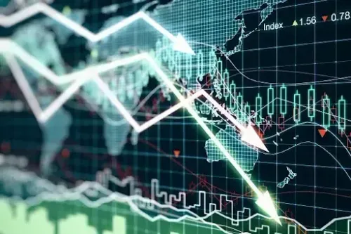 Gold prices remains under pressure as Philly Fed Survey drops sharply in May